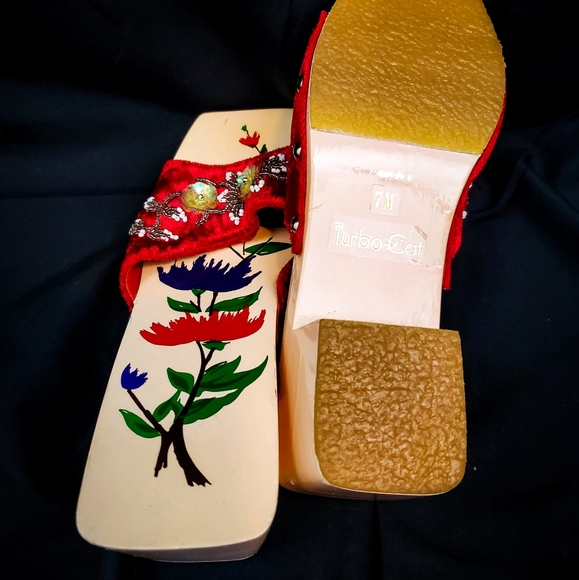 Heels - Picture 2 of 3